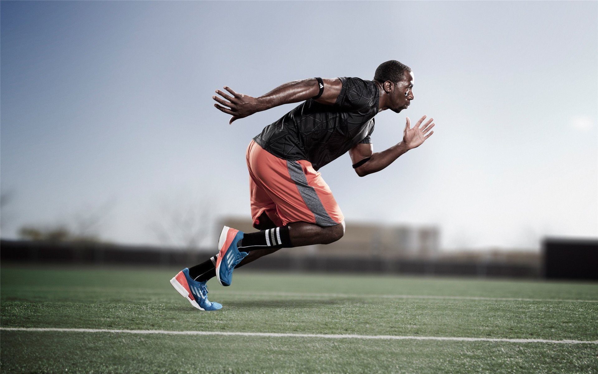 kering.com-德甲火速反攻：瞬间突破敌阵引爆全场，德甲防守